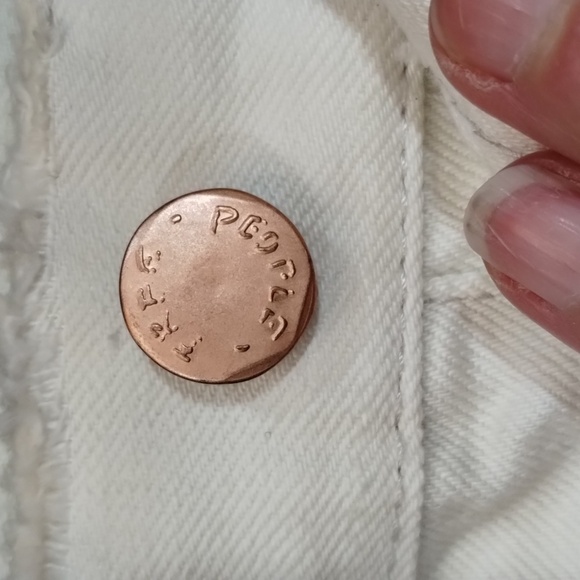 We the Free off-white distressed shorts size 25 - Picture 10 of 10